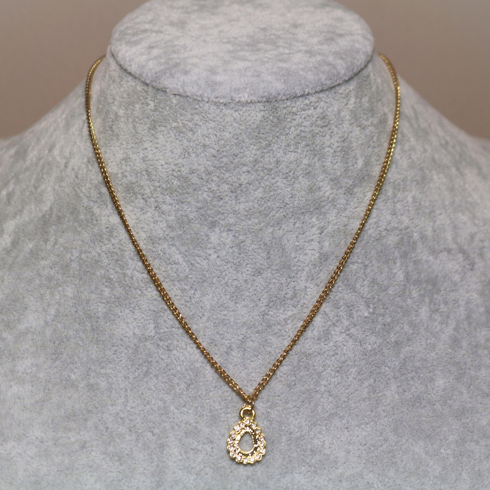 Gold Teardrop Pendant